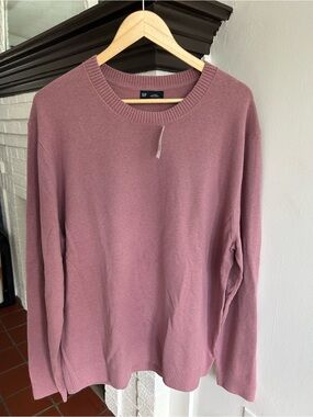 GAP Men's Crewneck Sweater in Mauve